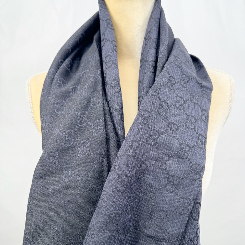 GUCCI scarf shawl GG Guccissima 140x140 cm wool silk 281942 Navy Black - Picture 1 of 16